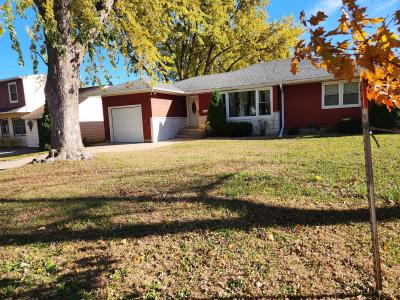 902 Clausen Avenue, Albert Lea, مينيسوتا 56007, الولايات المتحدة