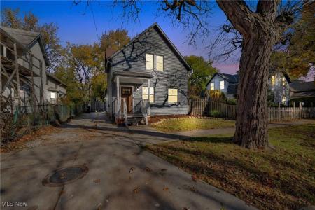 2002 Valentine Avenue, Cleveland, Ohio 44109, Stati Uniti