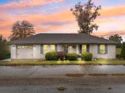 1008 Eagle Point Drive, Berea, Kentucky 40403, USA