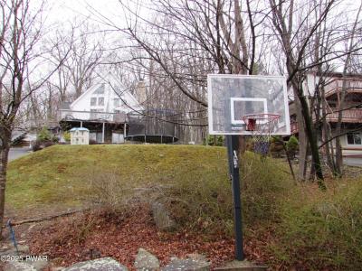 169 N Lake Drive, Dingmans Ferry, Pennsylvania 18328