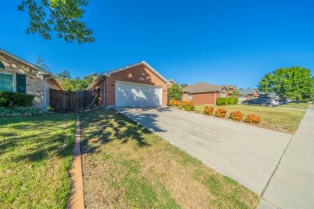 3337 Galaway Bay Drive, Grand Prairie, Texas 75052, HOA KỲ