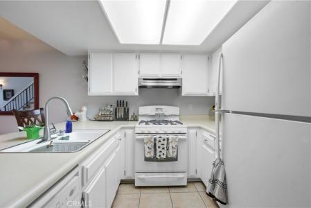 804 W Grondahl , D, Covina, 加利福尼亚州 91722, 美国