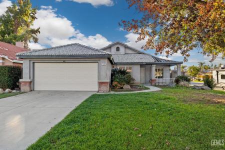 7401 Cupio Street, Bakersfield, California 93313, USA