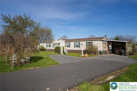 183 Greenbriar Drive S, East Allen Twp, Pennsylvania 18014, USA