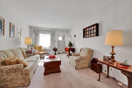 1334 W Wyomissing Ct #Q, West Lawn, Pennsylvania 19609