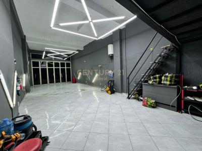 Astiri, Tirana, Albania