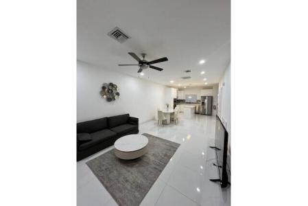 YARL 2BED 3 BATH, George Town East, Grand Cayman, Cayman Islands