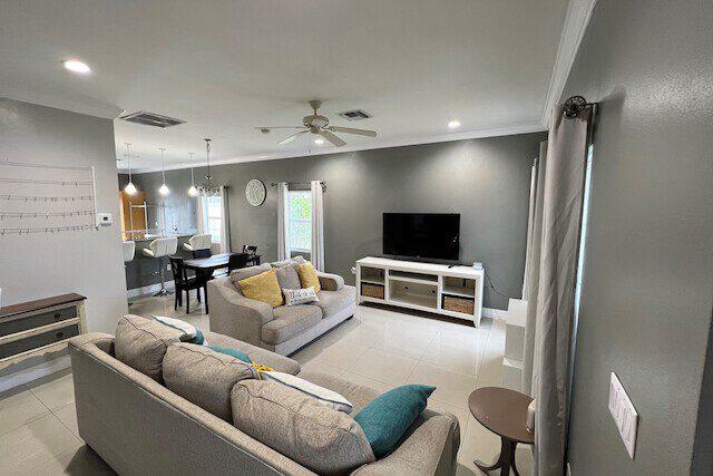 3 BEDROOM HOME PLUS STUDIO - MIDLAND ACRES, Breakers, Grand Cayman, Iles Caïmans