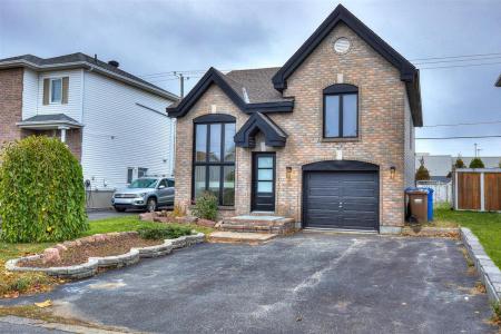 3186  Av. de la Canardière, Vaudreuil-Dorion, Quebec J7V 9J9, Kanada