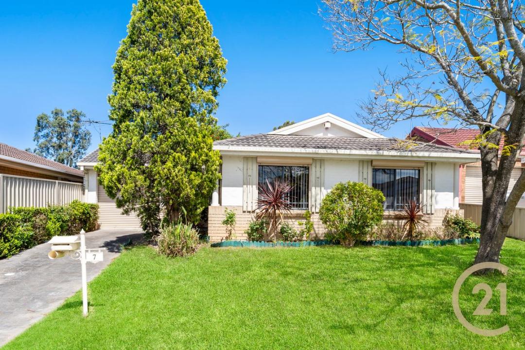 7 Carruthers Drive, Horningsea Park, NSW 2171, Australia