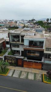 Francisco Quiñones , Lima, Lima 00001, Peru