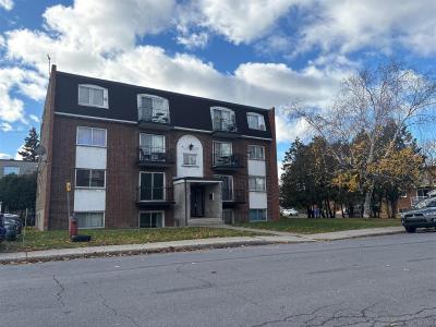 2170  Rue Notre-Dame-de-Grâces, Longueuil (Le Vieux-Longueuil), Quebec J4J 3G9, Canada