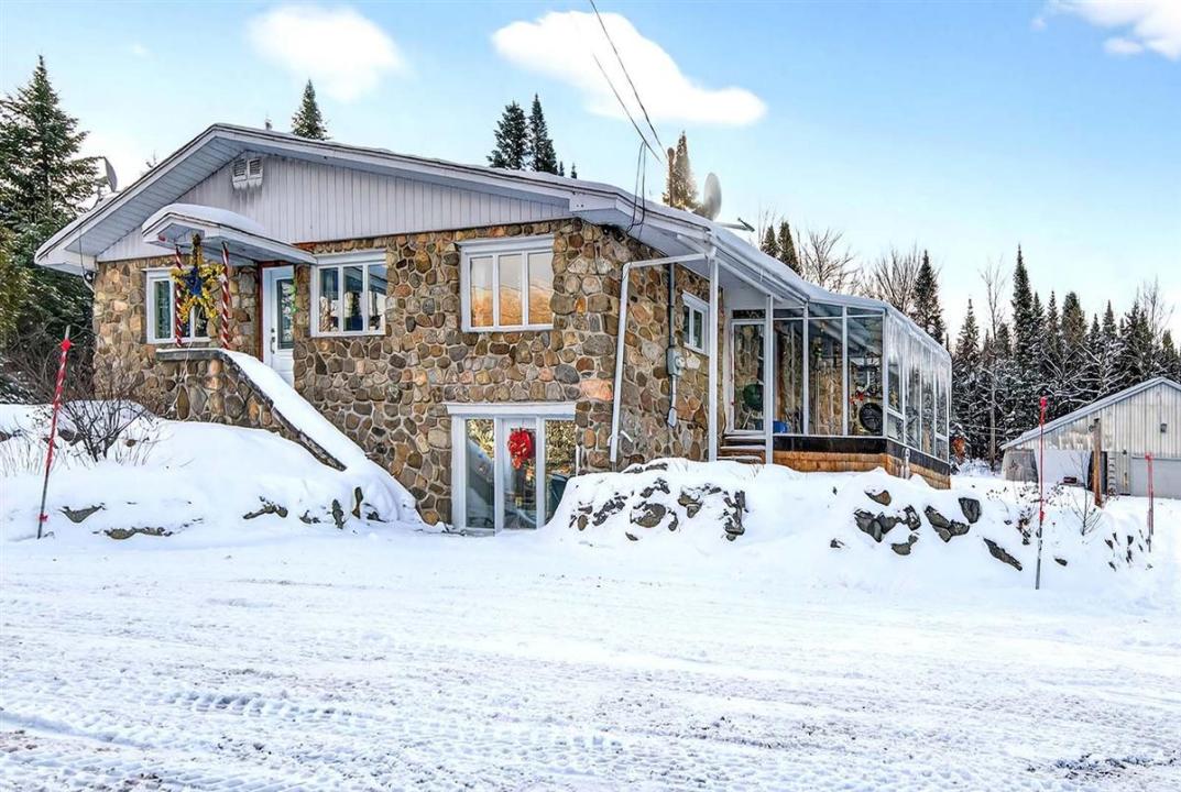 3366Z Ch. des Lacs, Saint-Faustin/Lac-Carré, 魁北克省 J0T 2G0, 加拿大