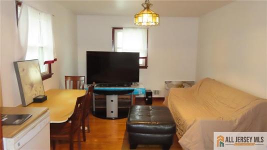 649 Inman Avenue 2, Colonia, 紐澤西州 07067, 美國