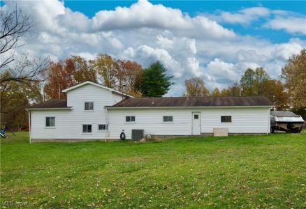 2024 S Newton Falls Road, Diamond, Ohio 44412