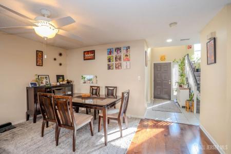 -58 Park Gate Drive, Edison, Nova Jersey 08820, Estados Unidos