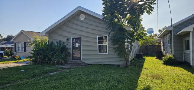 3805 FRANCIS ST, BERWICK, לואיזיאנה 70342, ארצות הברית של אמריקה 