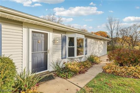 6713 Dave Drive, Madison, Ohio 44057, USA