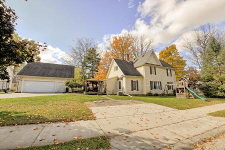 605 Riverside Drive, Portland, Michigan 48875, USA