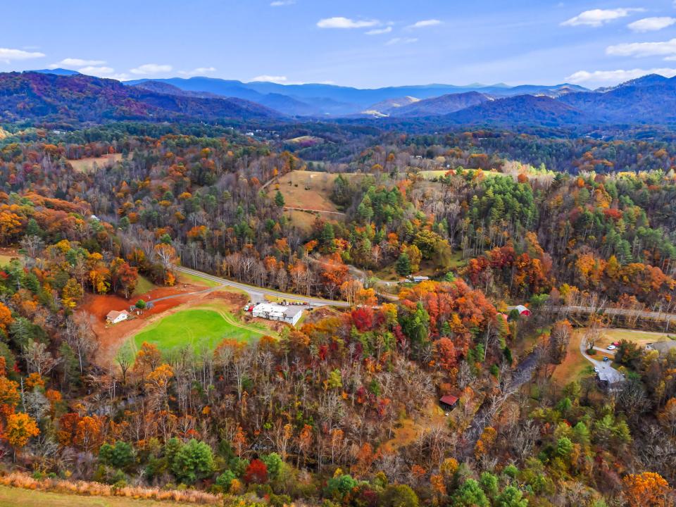 2896 Mars Hill Hwy, Weaverville, North Carolina 28787