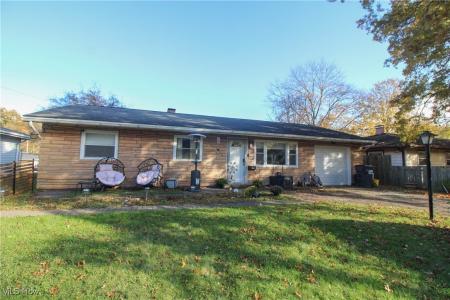 325 N Yorkshire, Austintown, אוהיו 44515, ארצות הברית של אמריקה