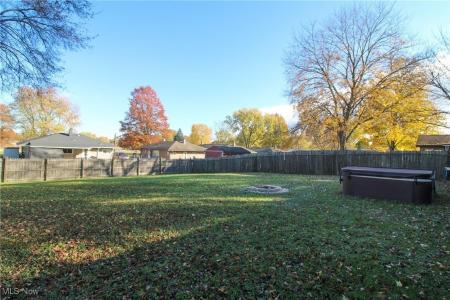 325 N Yorkshire, Austintown, 오하이오 44515, 미국