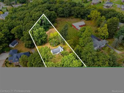 8041 Bridge Lake Road, Clarkston, Michigan 48348, USA