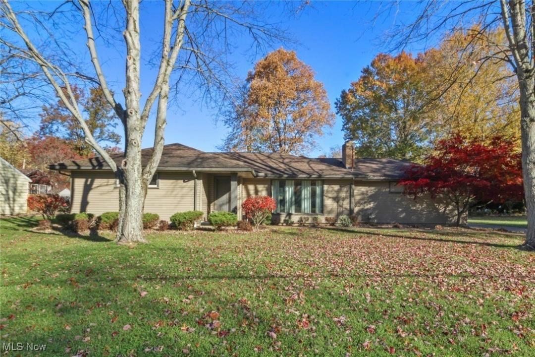 218 Moreland Drive, Canfield, Ohio 44406