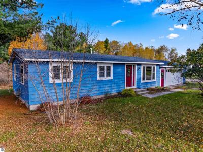 586 Holiday Drive, Bellaire, Michigan 49615