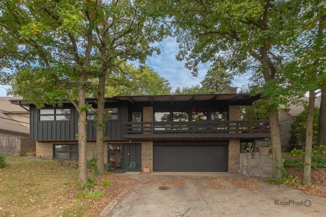 5810 W 97th Street, Oak Lawn, Illinois 60453