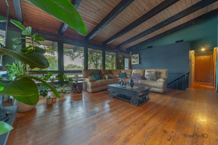 5810 W 97th Street, Oak Lawn, Illinois 60453