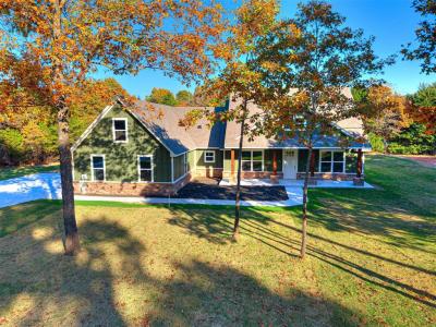 990580 Hickory Grove Trail, Harrah, Oklahoma 73045, USA