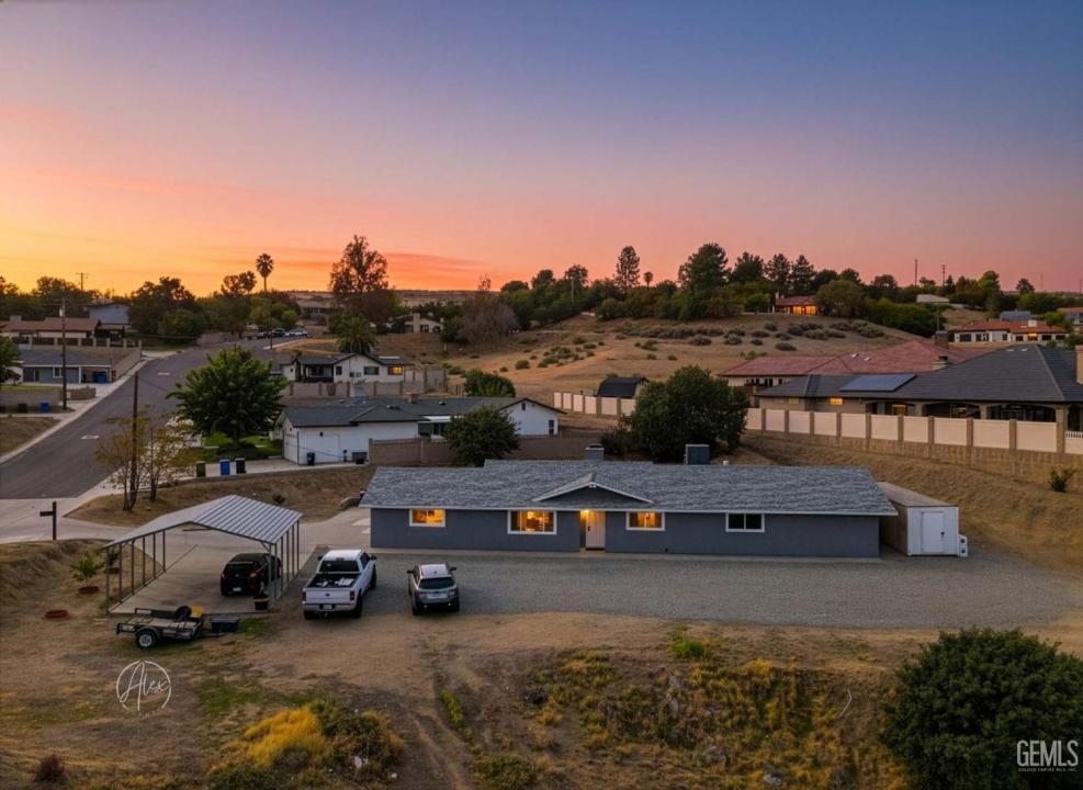 517 Grant Terrace, Taft, Californie 93268, États-Unis