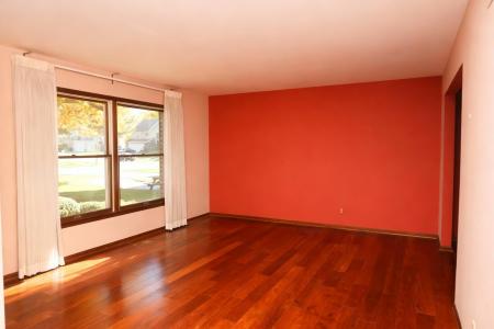 2324 Robinhood Boulevard, Schererville, Indiana 46375