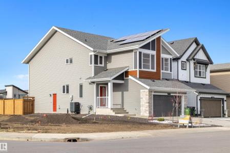 2424 205 STREET NW, Edmonton, Alberta T6M 1N6, Canada