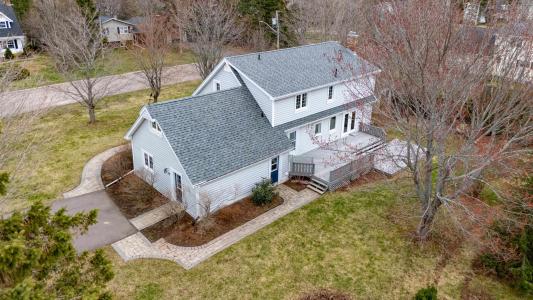 40 BARDIN CRESCENT, Charlottetown, Prince Edward Island C1E 1N2, Canada