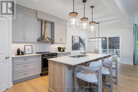 120 SCHOONERS LANE, Blue Mountains, Ontario N0H 2P0, Canada