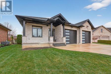 113 MACDONALD STREET, Lambton Shores (forest), Ontario N0N 1J0, Canada