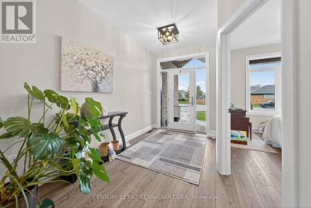 113 MACDONALD STREET, Lambton Shores (forest), Ontario N0N 1J0, Canada