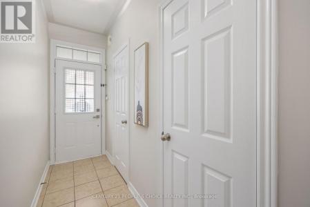 32 FRENCHPARK CIRCLE, Brampton (credit Valley), Ontario L6X 0Y6, Canada