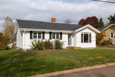 21 WESTVIEW DRIVE, Charlottetown, Prince Edward Island C1A 3A4, Canada