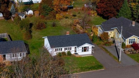 21 WESTVIEW DRIVE, Charlottetown, אי הנסיך אדוארד C1A 3A4, קנדה