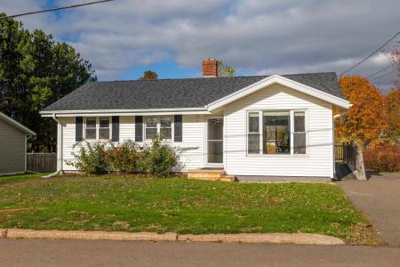 21 WESTVIEW DRIVE, Charlottetown, אי הנסיך אדוארד C1A 3A4, קנדה