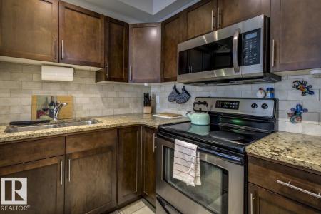 2035 GRANTHAM COURT NW, Edmonton, ألبرتا T5T 3X4, كندا 