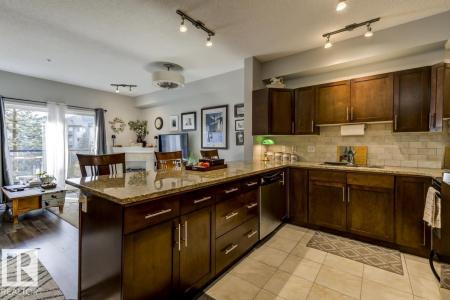 2035 GRANTHAM COURT NW, Edmonton, ألبرتا T5T 3X4, كندا 