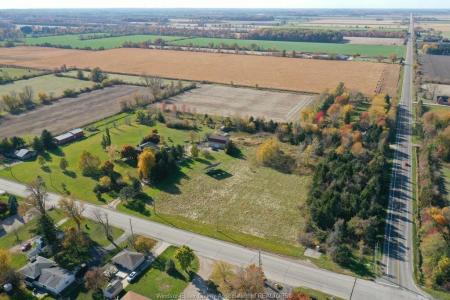 2495 DIVISION ROAD NORTH, Kingsville, Ontario N9Y 2E5, Canada