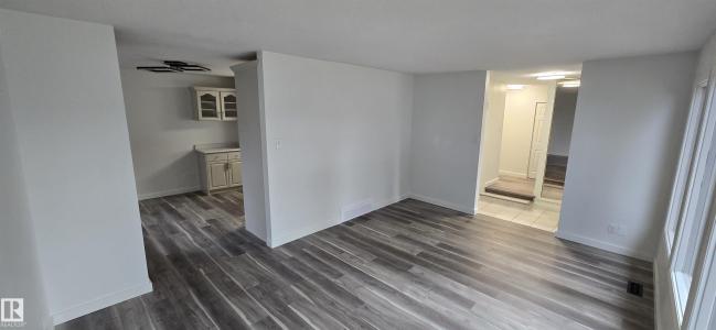 4405 52 STREET, Vegreville, Alberta T9C 1V1, Canada