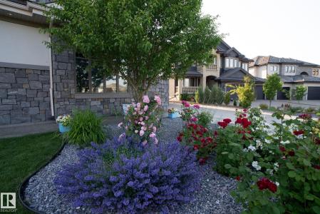 3652 WESTCLIFF WAY SW, Edmonton, Alberta T6W 2L2, Canada