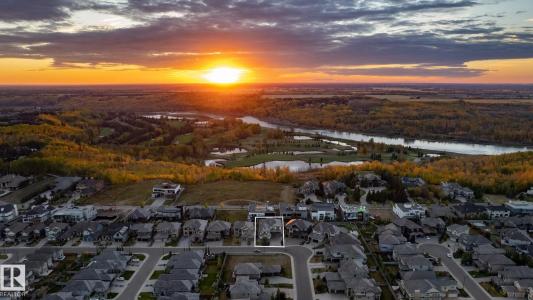 3652 WESTCLIFF WAY SW, Edmonton, Alberta T6W 2L2, Canada