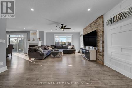 222 SOUTHCREST DRIVE, Kawartha Lakes (mariposa), Ontario L0C 1G0, Kanada